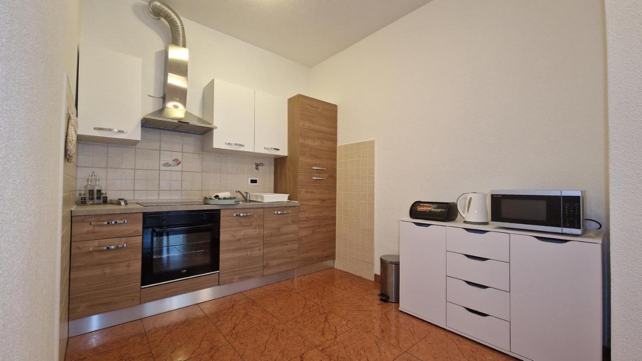 Apartments In Rijeka, Free Parking And Large Terrace, 15Min Drive From The Beach Buitenkant foto