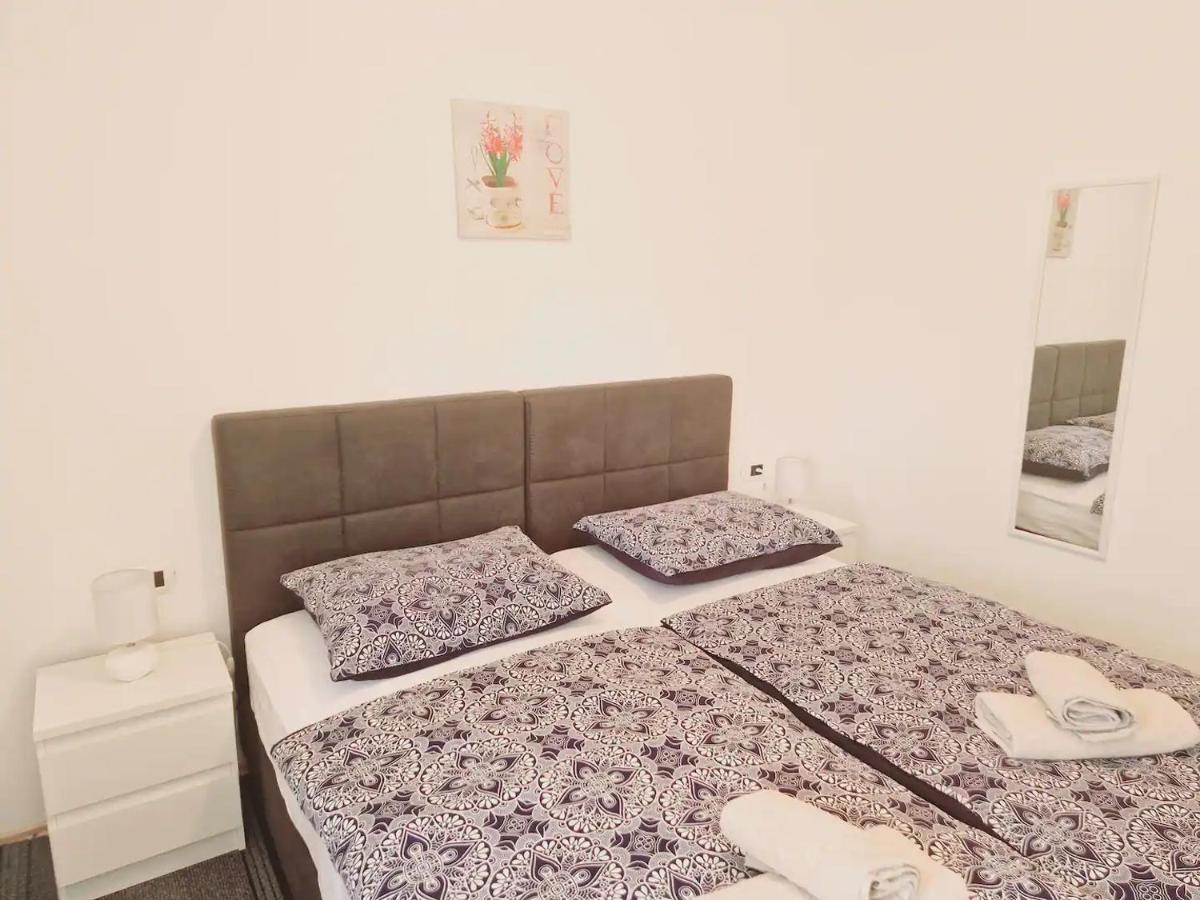 Apartments In Rijeka, Free Parking And Large Terrace, 15Min Drive From The Beach Buitenkant foto
